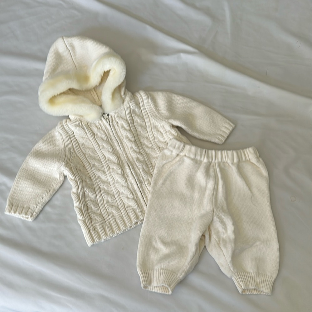 Ann Taylor loft knit sweater with fur trim and matching pants. 6-12 M
